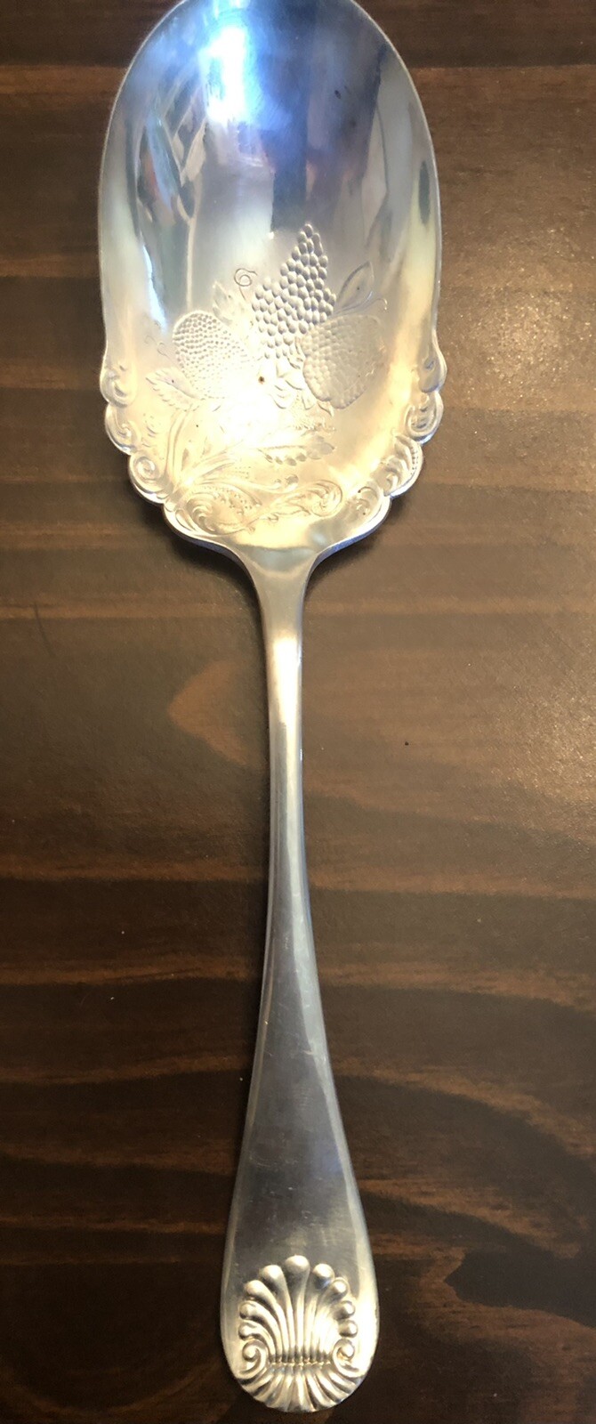 Etched Berry Casserole Spoon Shell Imperial Silverplate Flatware 8 7/8″ MCM