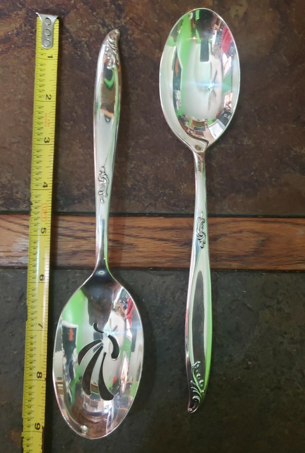 ✅ 2 MID CENTURY c1958 WOODSONG SILVERPLATED TABLE SERVING SPOONS 🍽 1 PIERCED