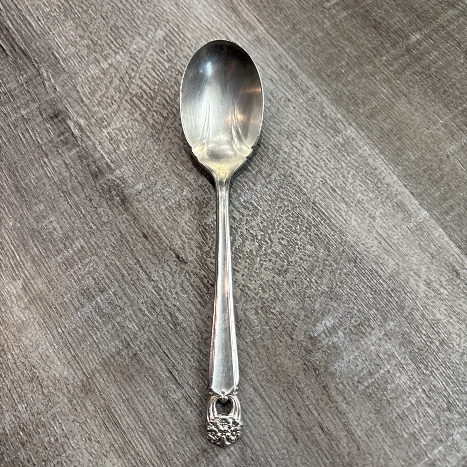 VTG 1847 Rogers Bros ETERNALLY YOURS Silver Plate Sugar Spoon Flower