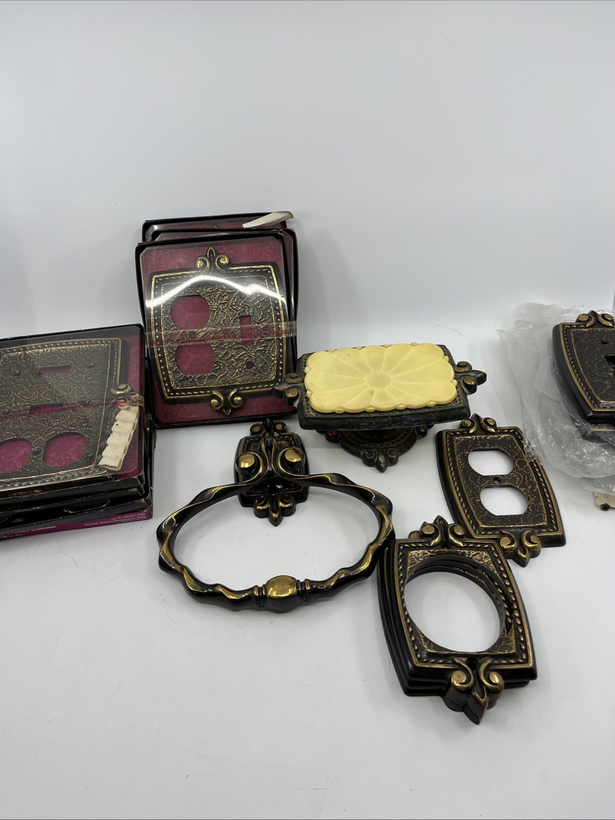 Amerock Bonaventure Brass Electric Outlet Light Switch Towel Soap Holders Lot 20