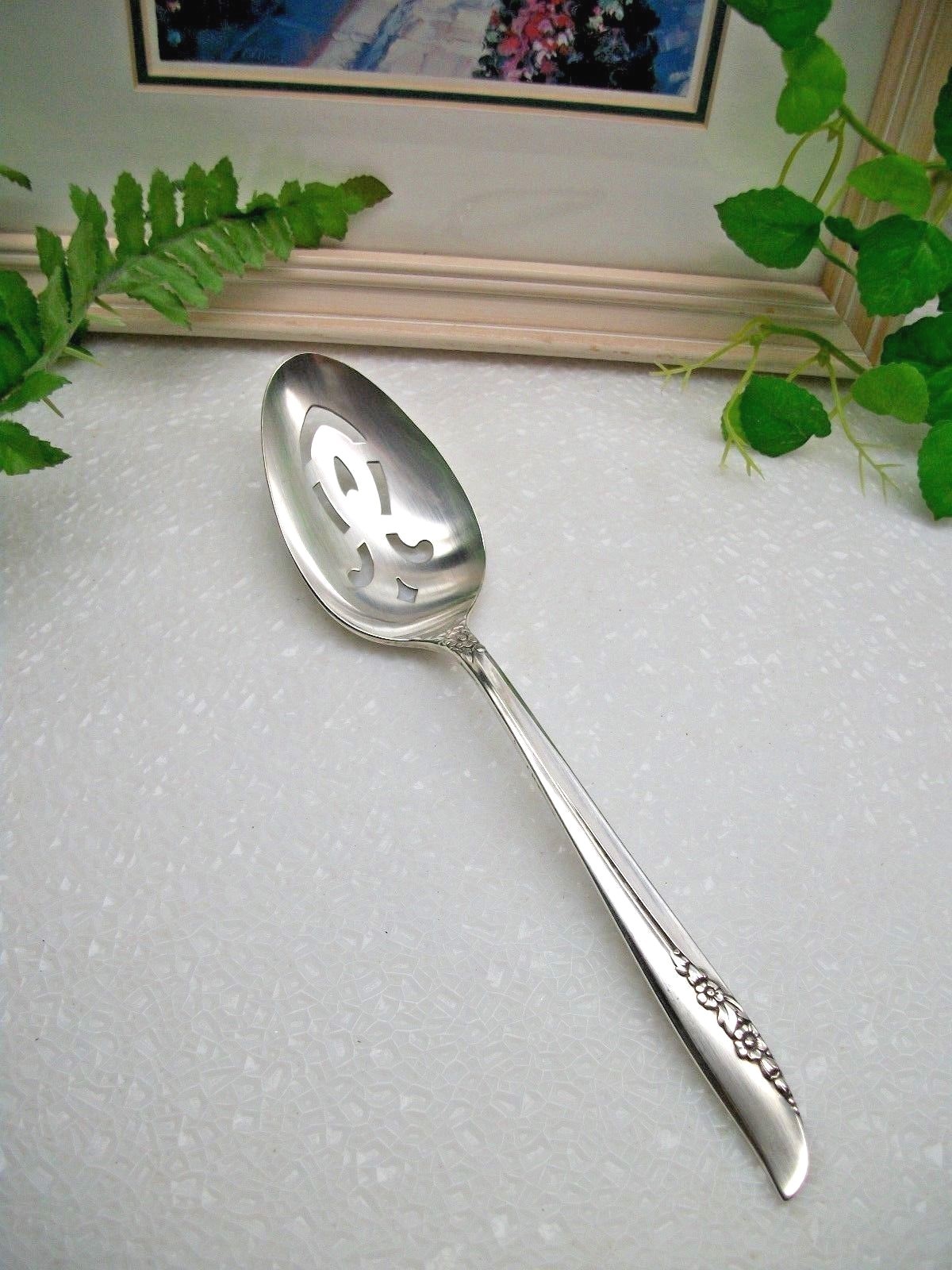 Oneida Ltd. 1881 Rogers LILAC TIME Silverplate Pierced “Slotted” Serving Spoon