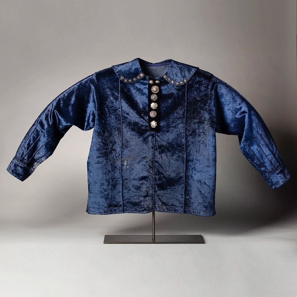 Fine 1920s Navajo Velvet Women’s Blouse