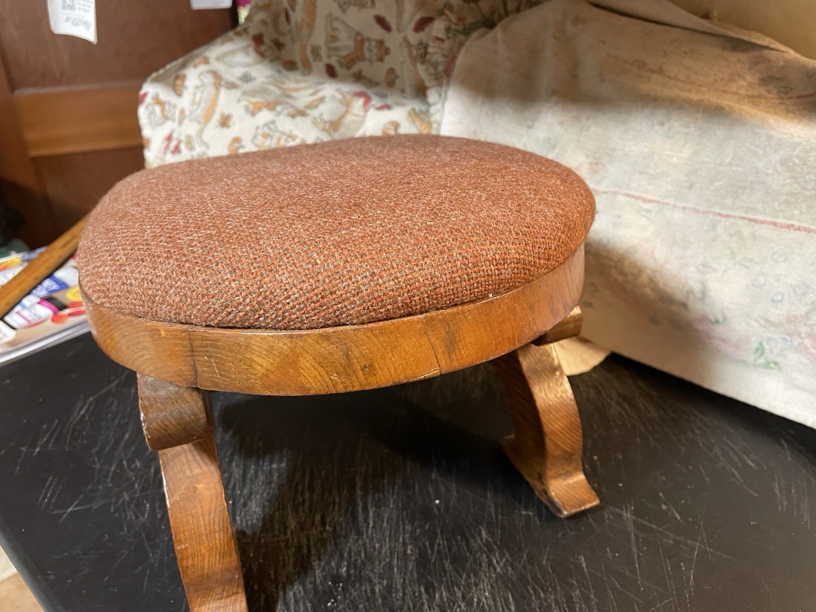 VICTORIAN SOLID OAK HORSESHOE SHAPED FOOTSTOOL ANTIQUE MUST SEE!!