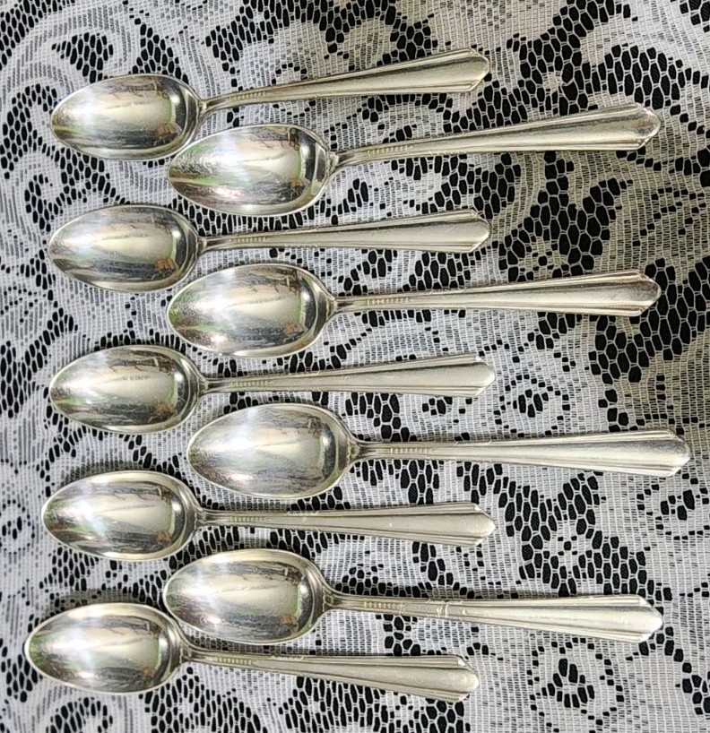 😎SET OF 10 VINTAGE c1929 CHARM PATTERN SILVERPLATED TEASPOONS/ TEA SPOONS🍵