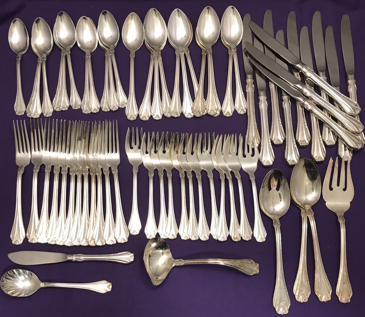 67 Pc COUNTRY CHARM Silverplated Service for 12 & SERVING PCS by Reed & Barton
