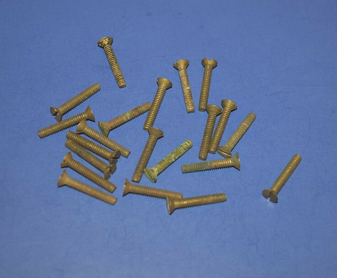 21 Vintage 6-32 x 7/8″ Slotted Flat Head Brass Machine Screws Bolts