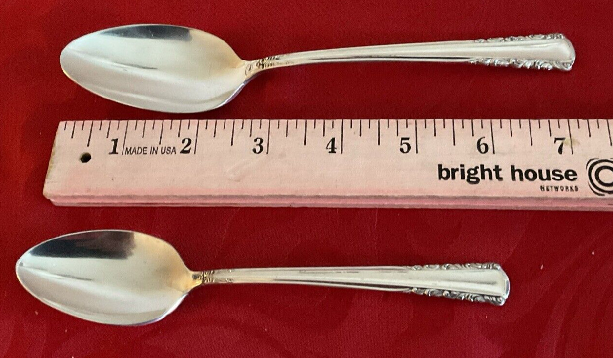 Holmes & Edwards silverplate May Queen 5 piece place setting NM polished