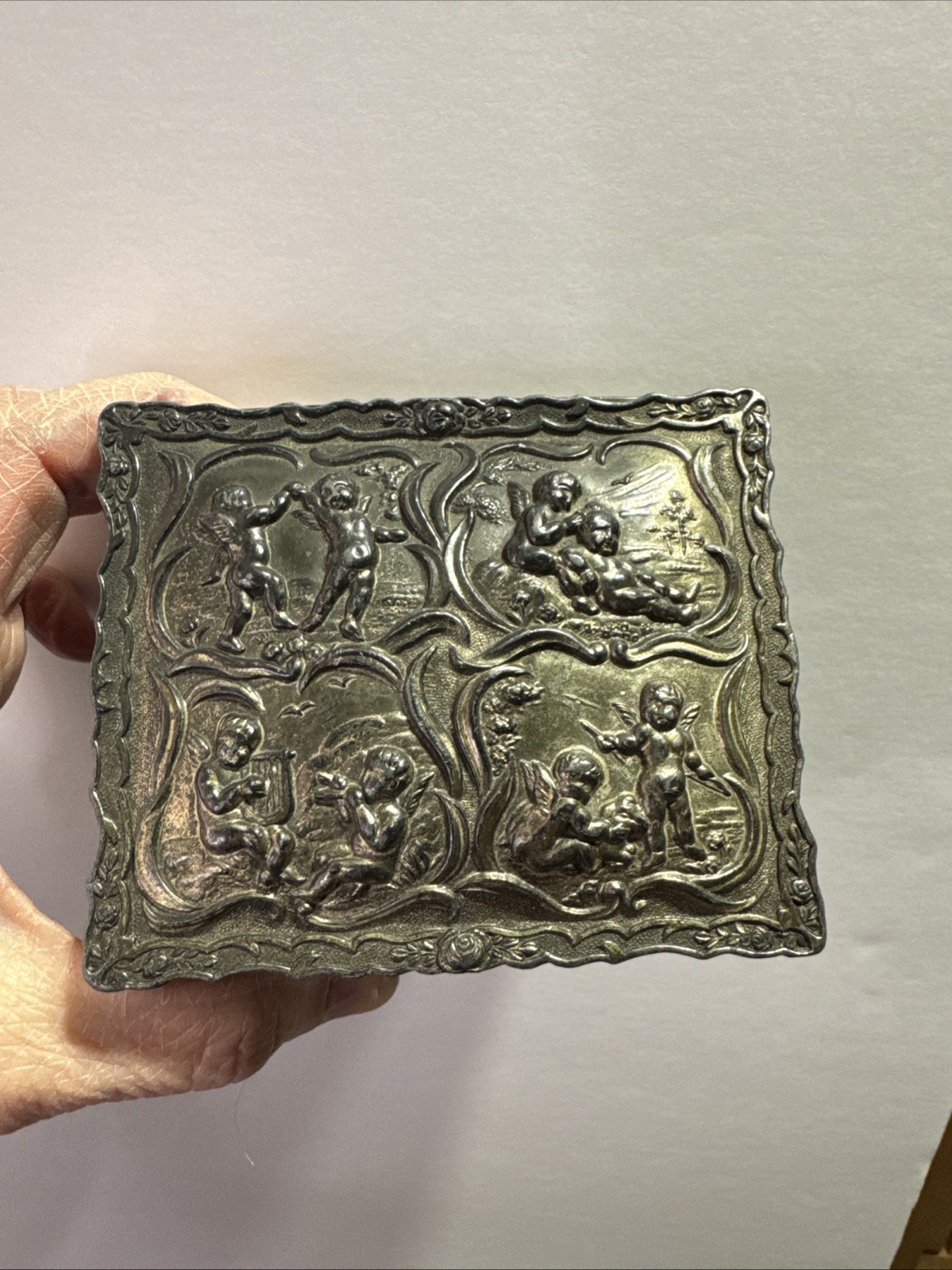 VINTAGE CHERUBS CIGARETTE CARD BOX LADIES SILVERPLATE JAPAN WOOD LINED 1930s