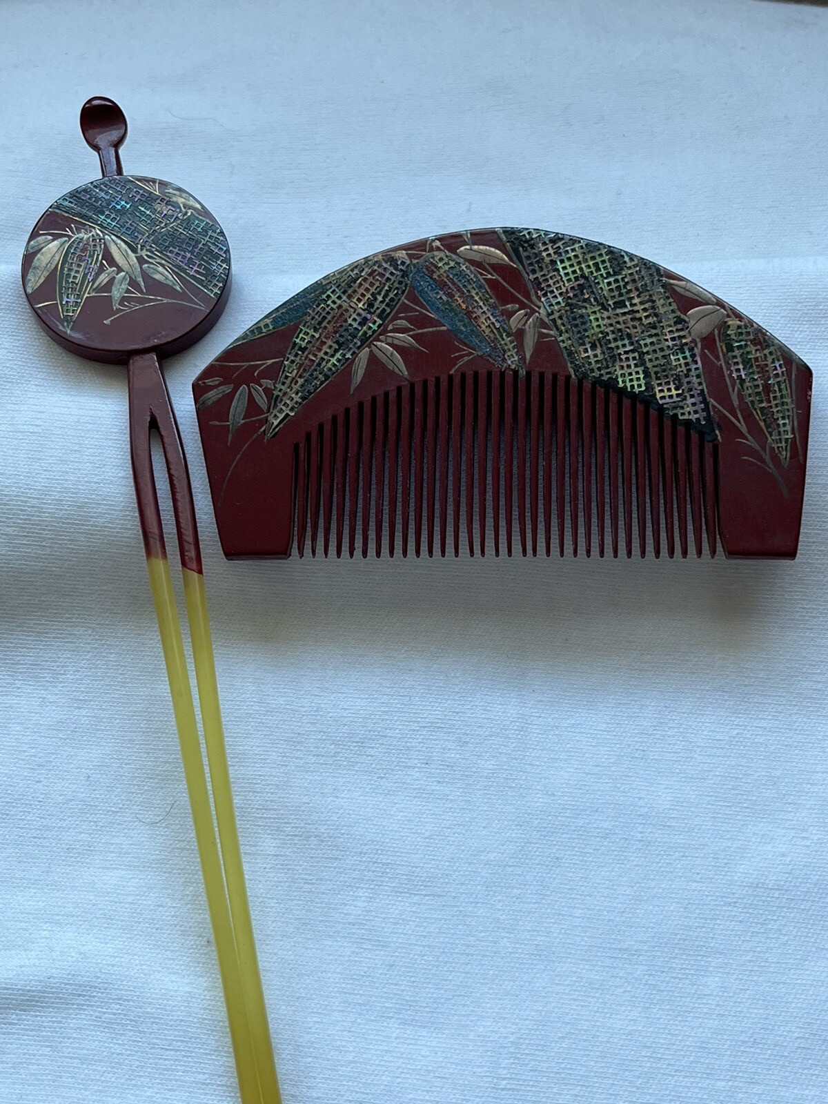 VTG Japanese Asian Geisha Hair & Comb Pin Set Red Lacquer W/ Bamboo Leaves