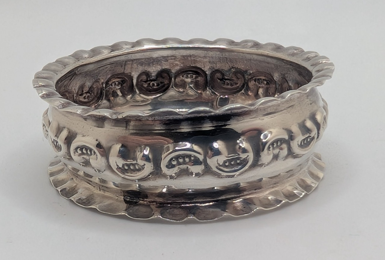 Antique English Sterling Silver Pie Crust Napkin Ring, dated 1904