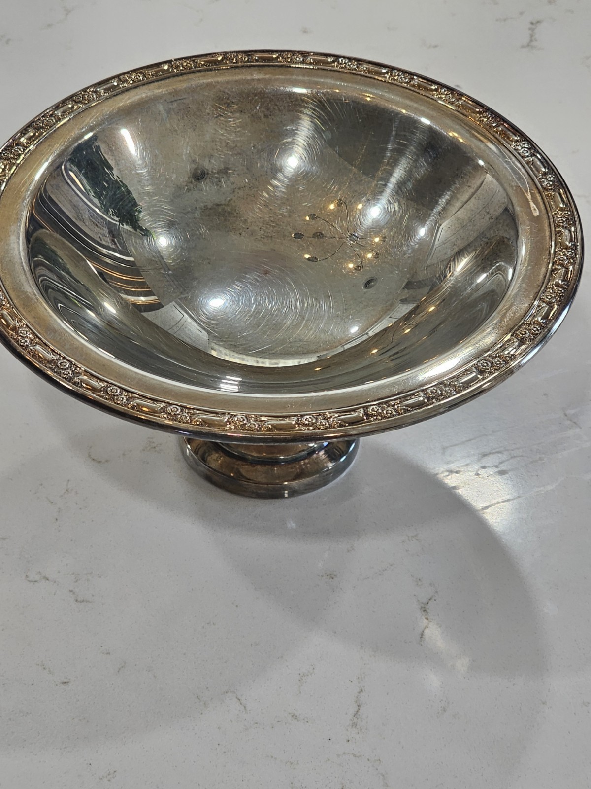 Vintage Oneida Silverplate Pedestal Compote Candy Nut Dish Ornate Rim USA