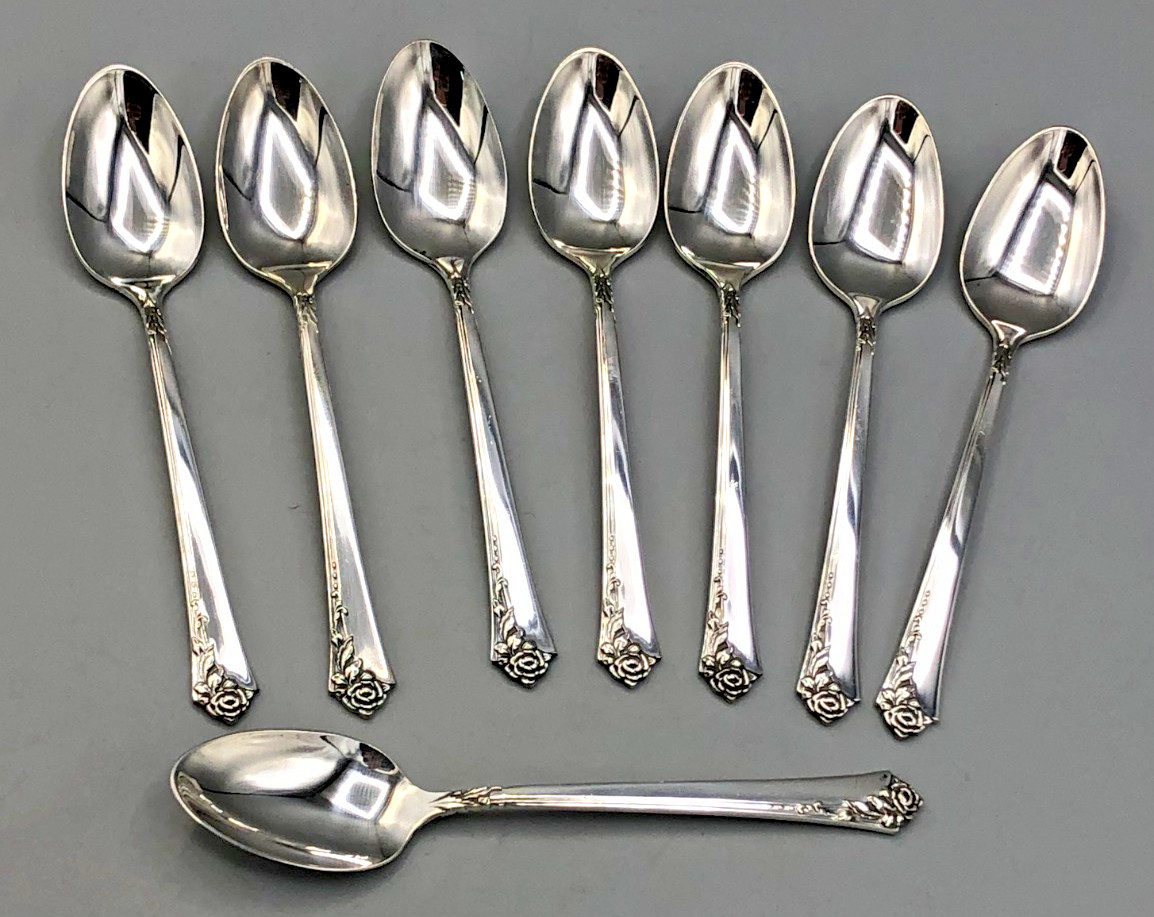 Damask Rose by Oneida Sterling Silver set of 8 Demitasse Spoons 4 1/8″