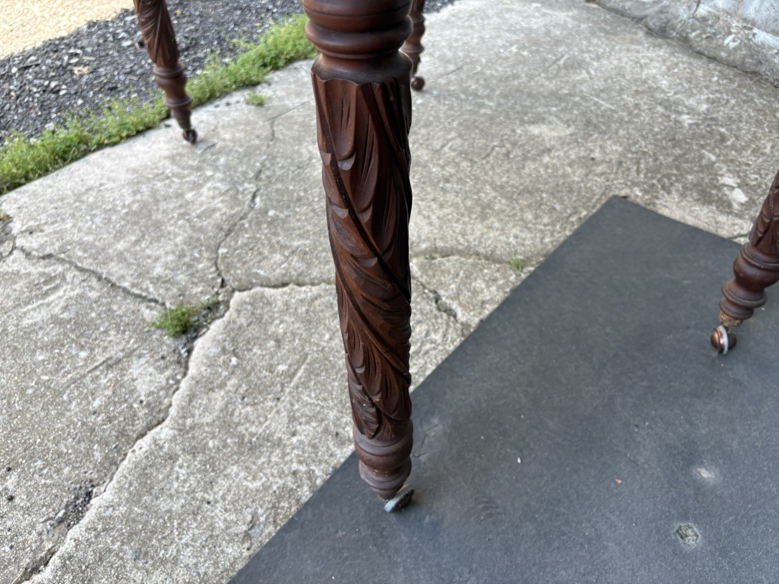 Vintage Solid Mahogany Drop Leaf Gateleg Table – Carved Jacobean Style