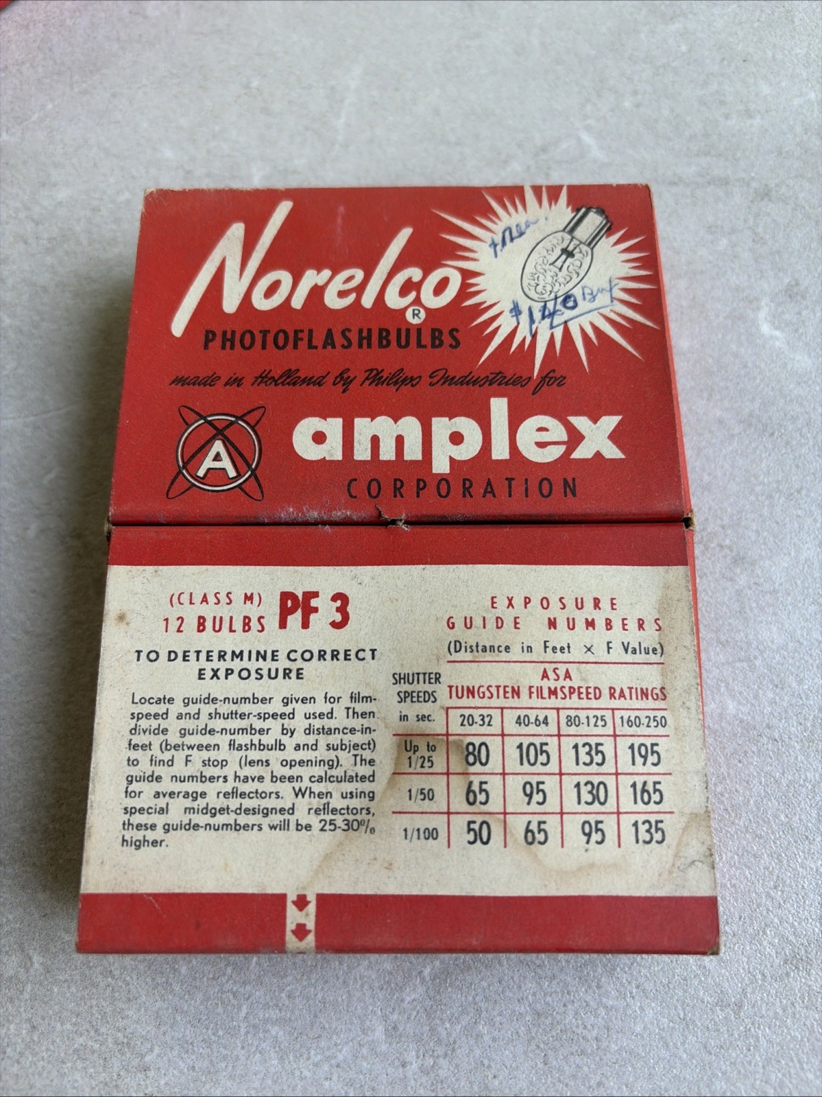 Vintage Norelco Photoflashbulbs PF 3 Photo Camera Flash Bulbs, 12pk. Class M