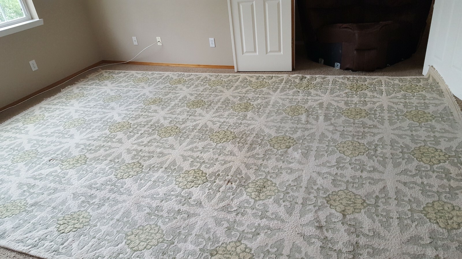 Vintage (1950s) Tibetan Wool Hand Knotted Rug. Unique Cream and Green.