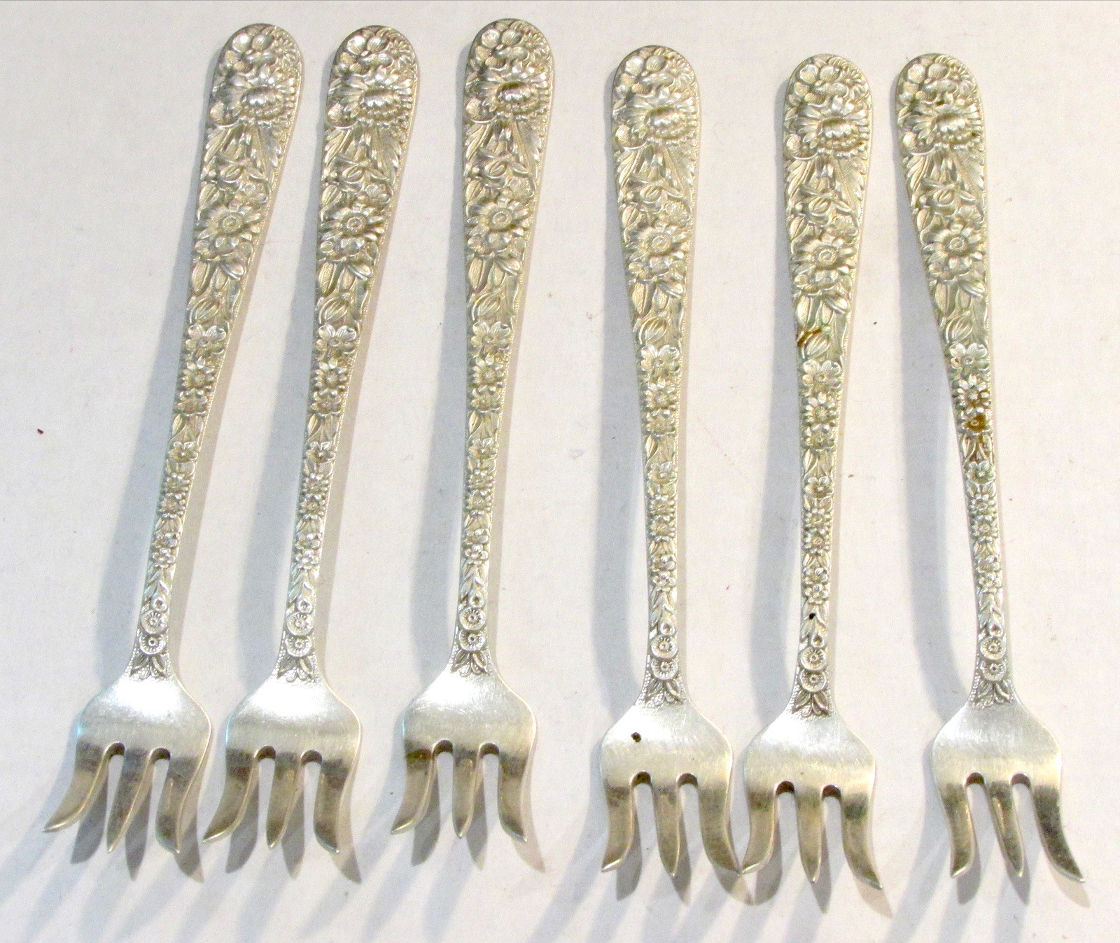 6 Vintage Kirk Repousse Rose Sterling Cocktail Seafood Fork 5 3/8″ 6