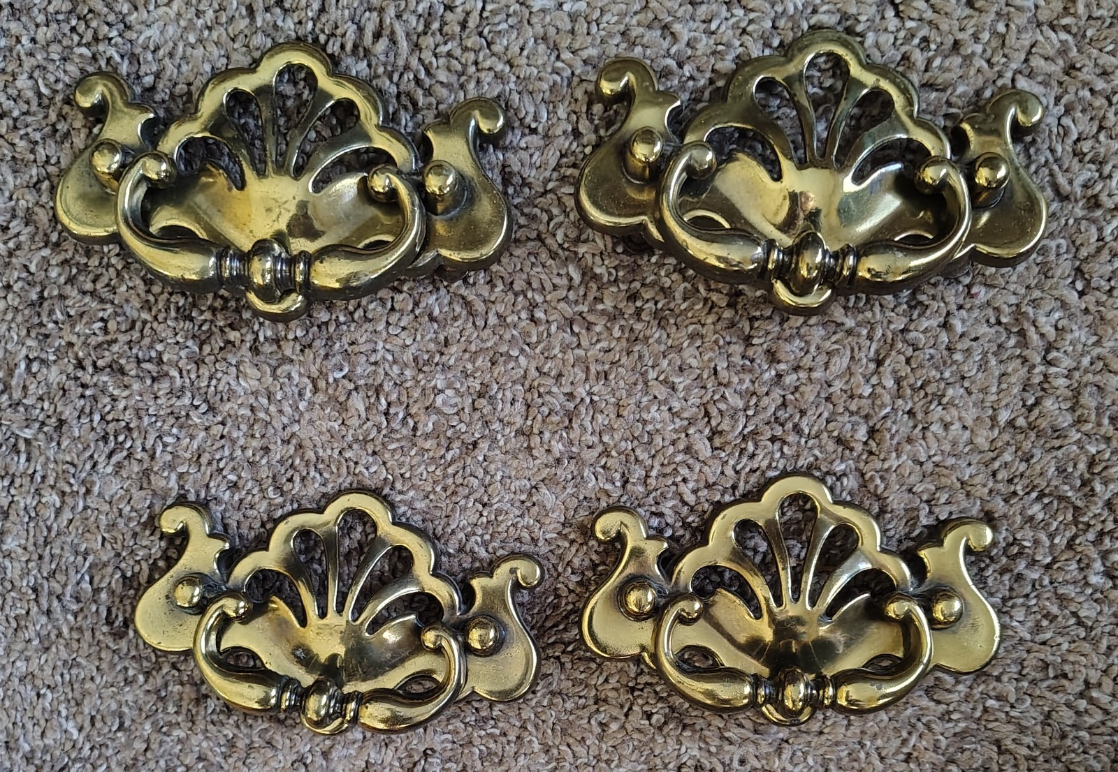 Lot Of 4 Brass Drop Bail Drawer Pulls with Orig Hardware 1992 – B1254 – Vintage