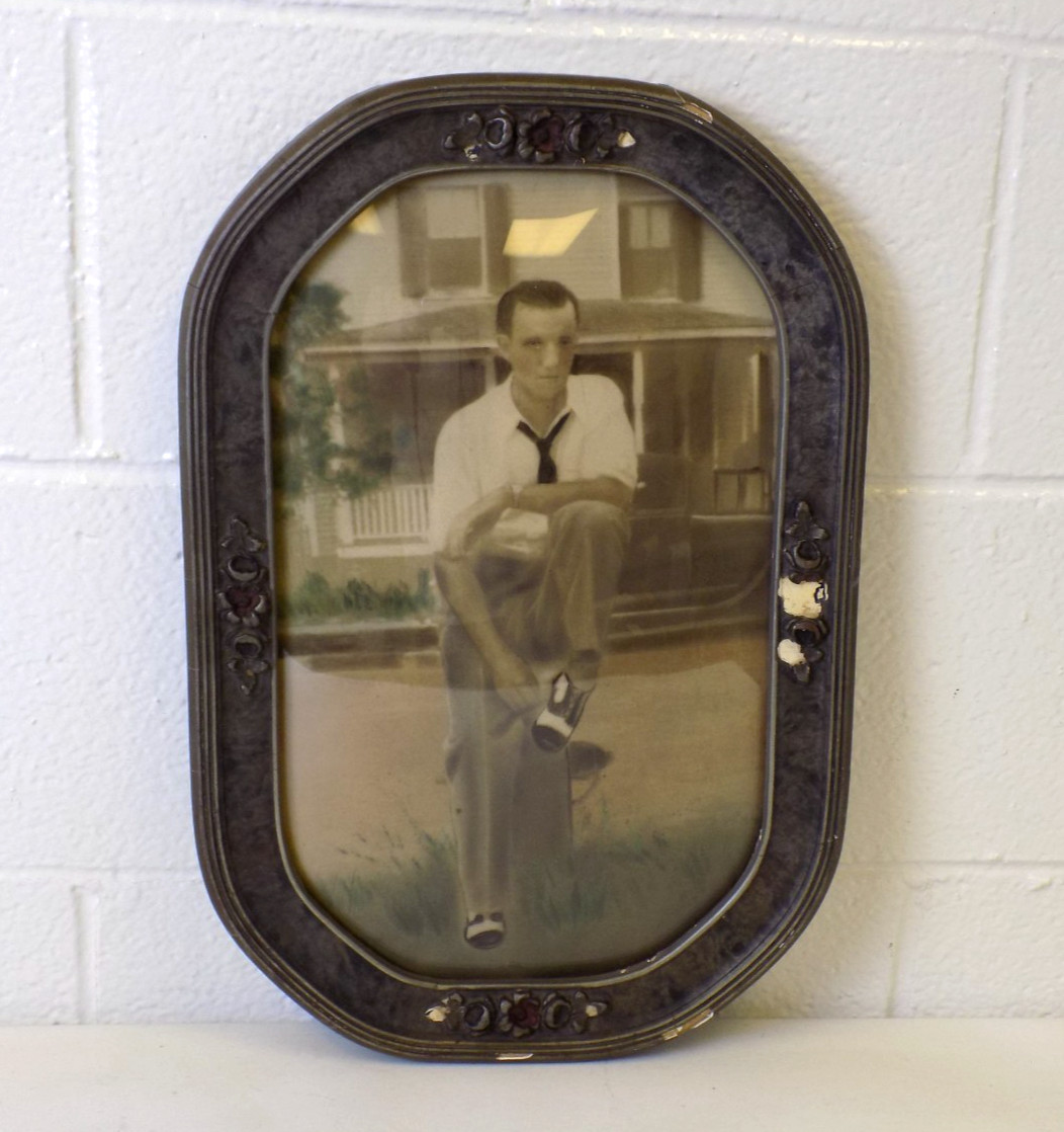 Antique Victorian Oval Wood Picture Frame Convex Bubble Glass 18×12