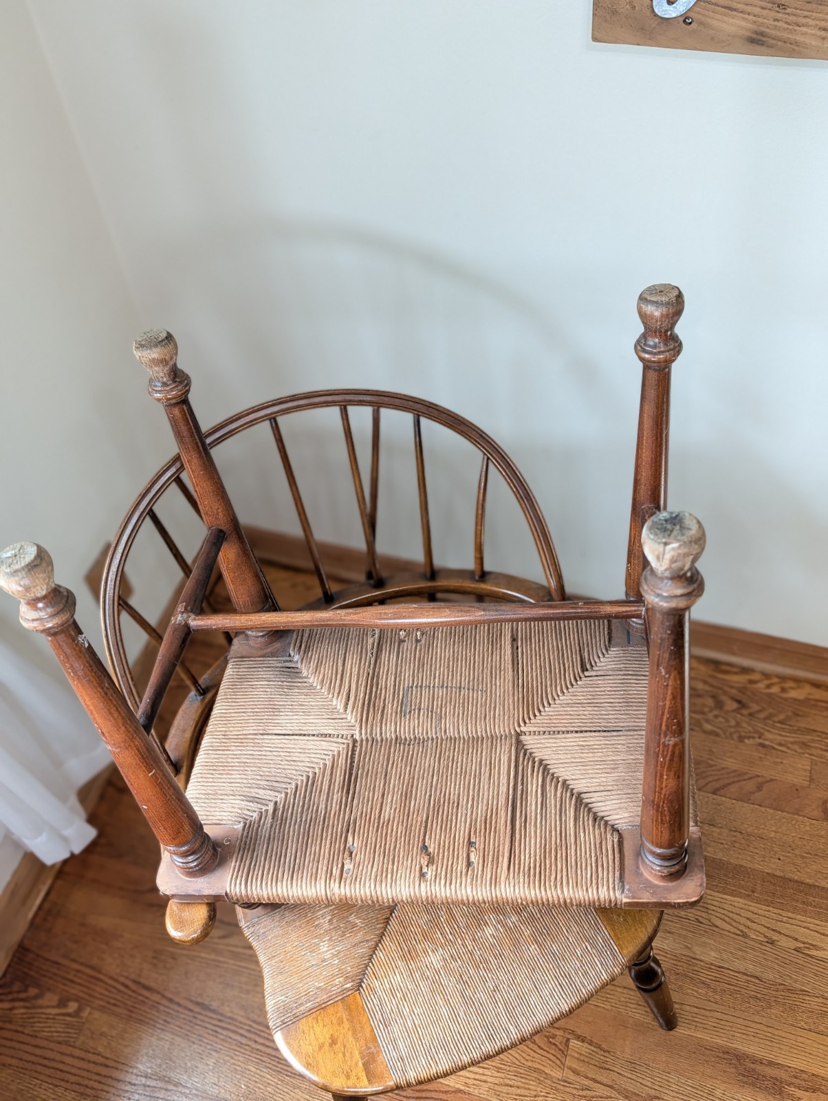 ANTIQ Nichols & Stone Windsor Brace-Back Rush Seat Arm Chair Matching Foot Stool
