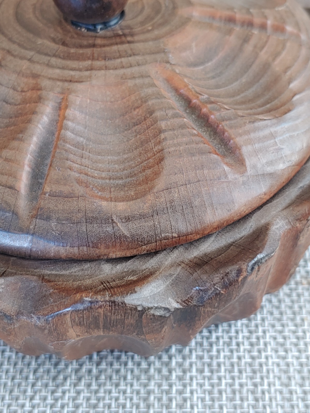 清代佛教榆木莲花瓣僧帽宝盒 Antique Chinese Qing Elm Wood Lotus Petals Buddha Hat Lid Case Box