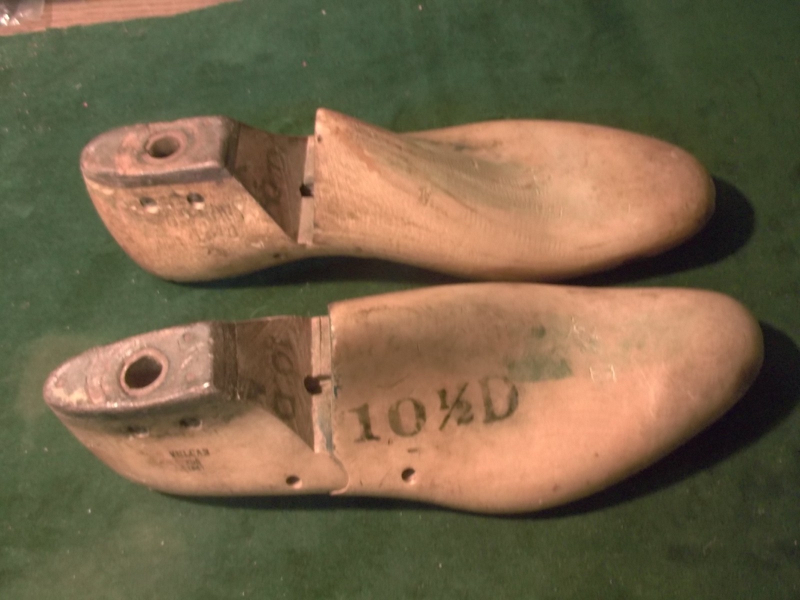 Vintage Pair 1940 US NAVY Shoe Lasts Size 10-1/2 D VULCAN Factory Mold #F-16