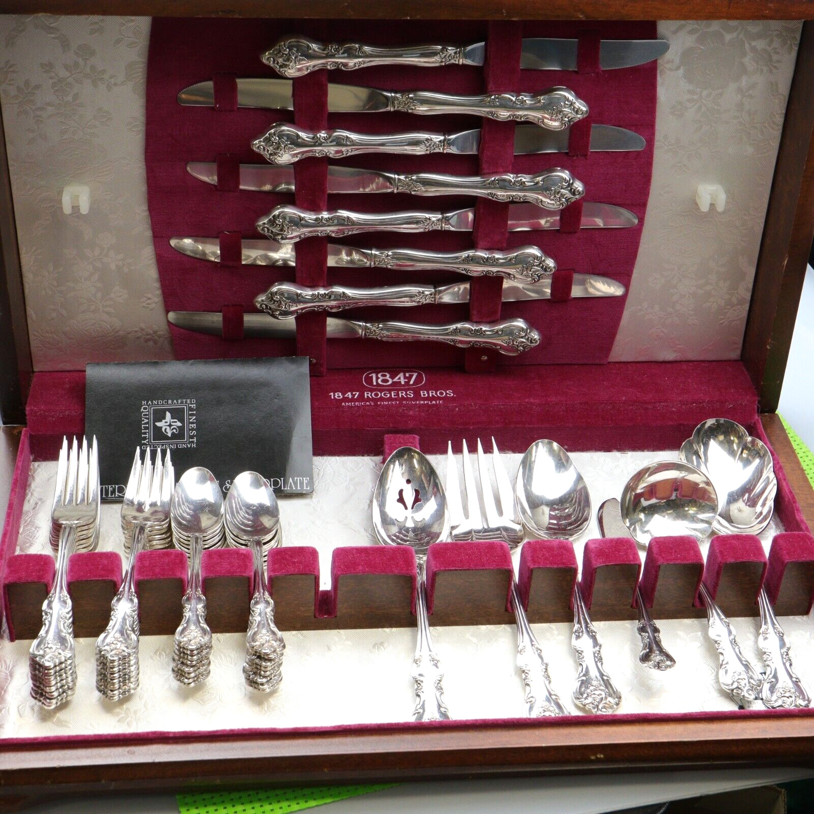 International Orleans Deep Silver Silver Plate Set Service 46 Pcs No Soup Spoons