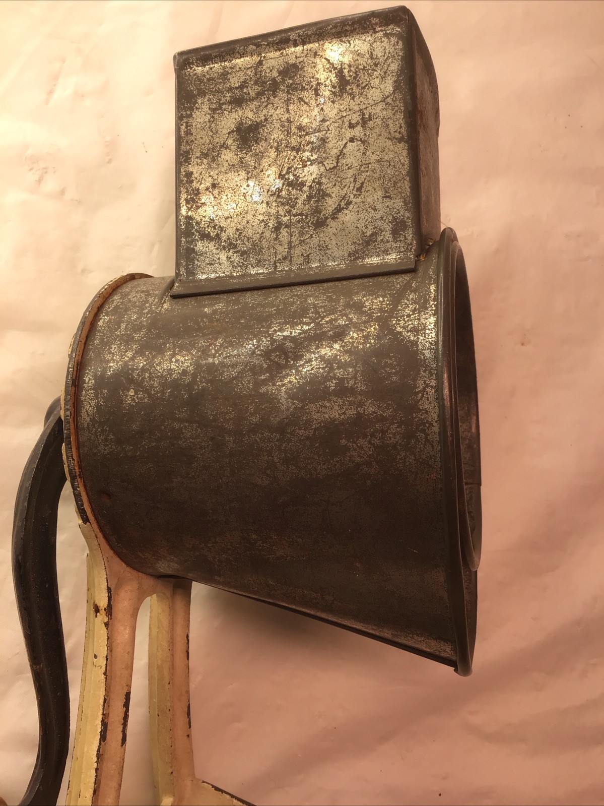 MEAT GRINDER/VEGETABLE MINCER GERMANY SUPERIOR BRAND VINTAGE HAND CRANK IRON