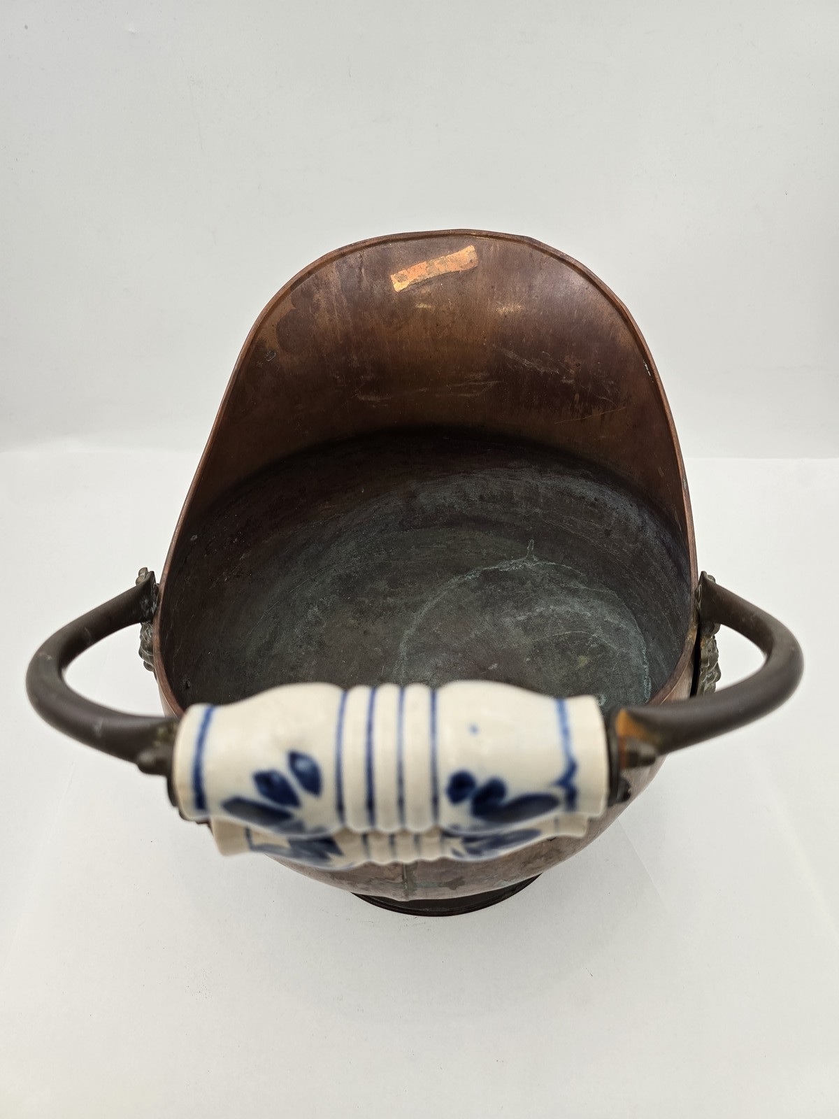 Large Copper Coal Scuttle Bucket Delft Blue Handle Lion Head Embellishment