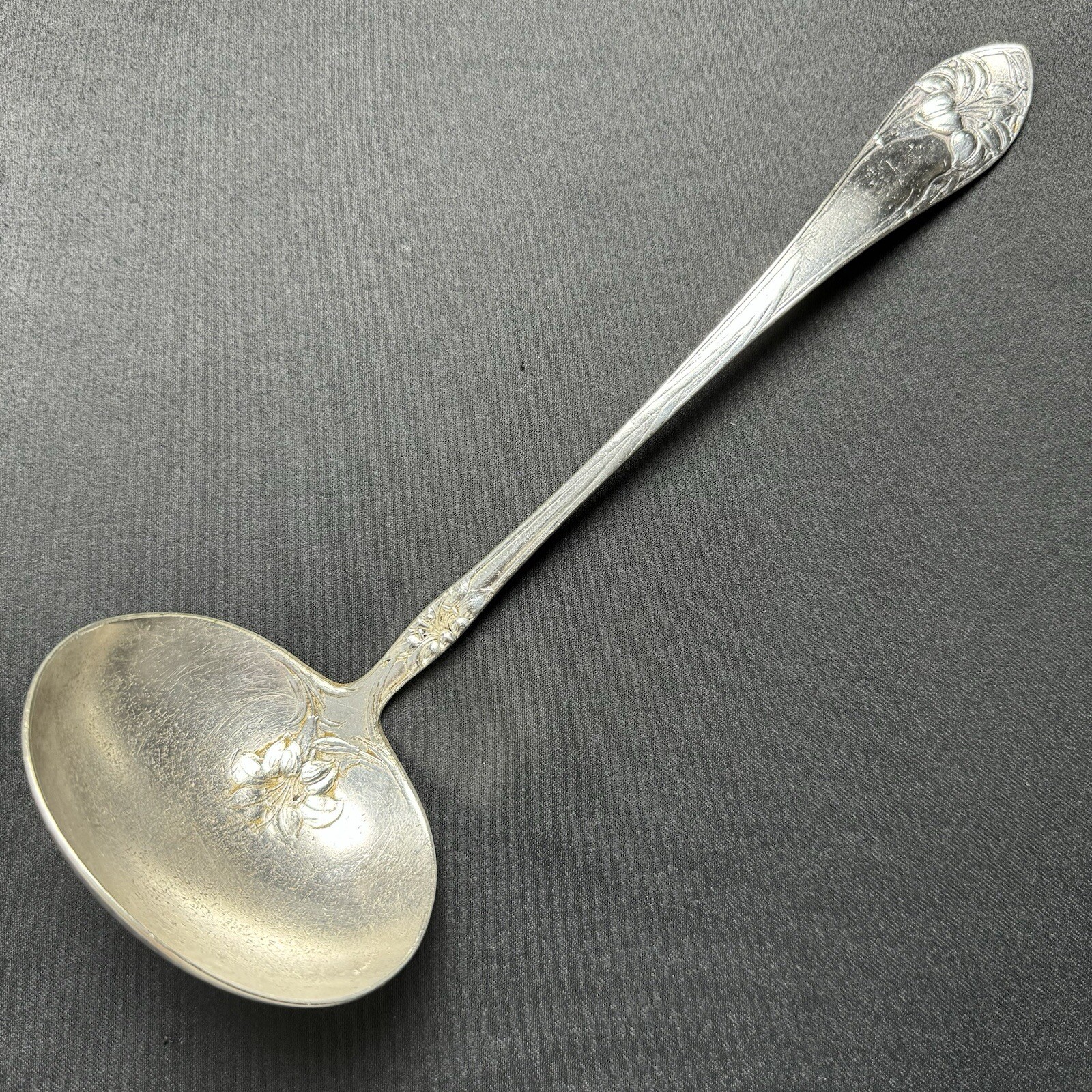 Silver Plated Ladle Easter Lily Alvin No mono 6.75”