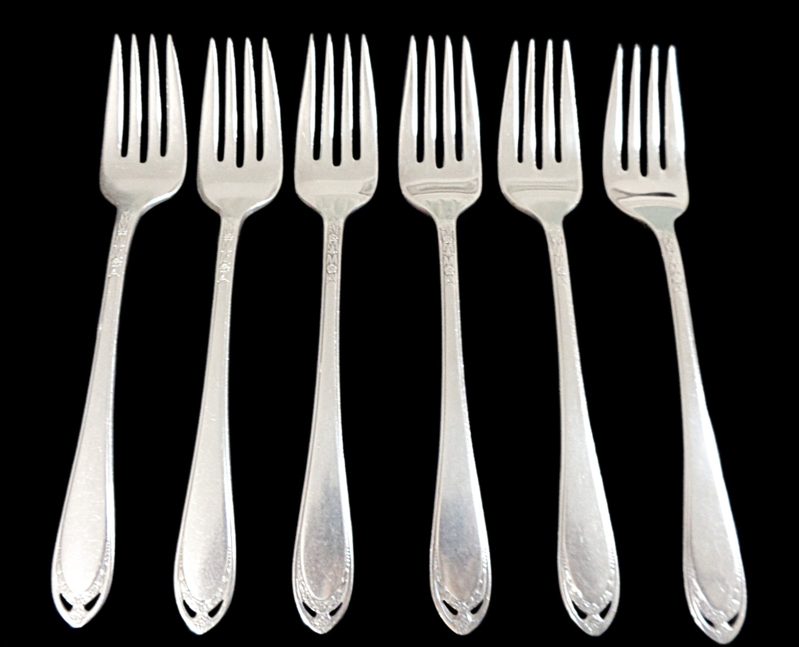 1847 Rogers Bros. LOVELACE Silverplate Flatware 6 Salad Forks 6-3/4″ 1936-1973