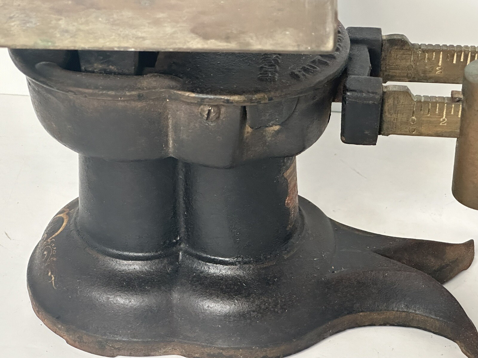 Howe Scale Split Tail Cast Iron Double Bar Sliding Scales For LBS & OZS No 5425