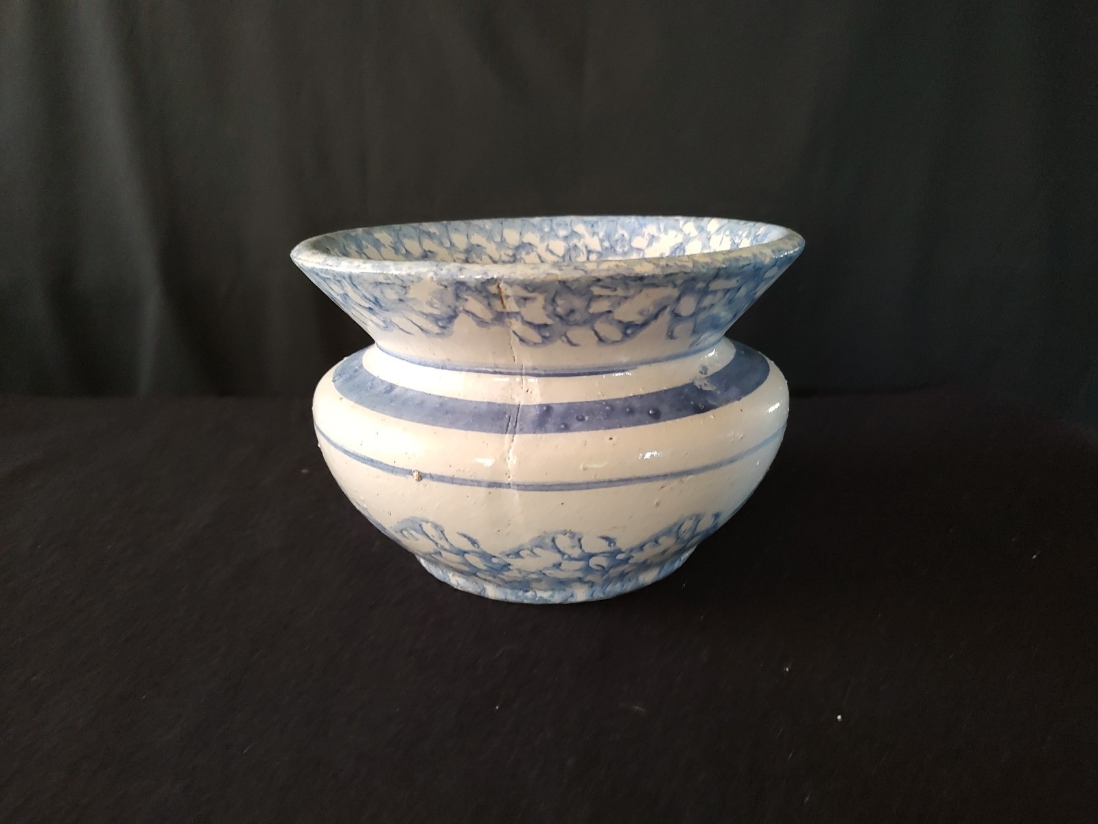 Vintage Blue and White Stoneware Spongeware Spittoon Cuspidor Stoneware – AS-IS