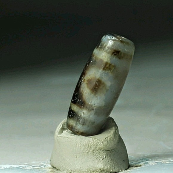 Pre-1800s Indo/Tibetan Old Agate Sakor Namkor Dzi Bead 13*35mm