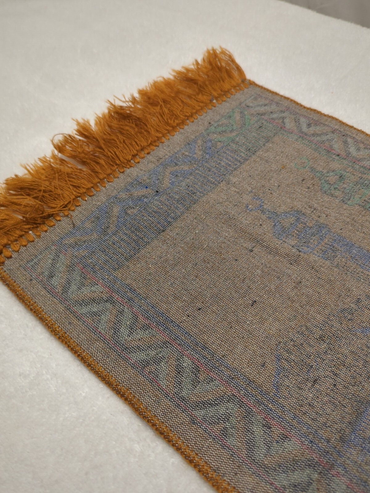 Vintage Middle Eastern Wall Hanging ~ Souvenir Fringed ~ 13″ x 27″ ~ Pre-Owned