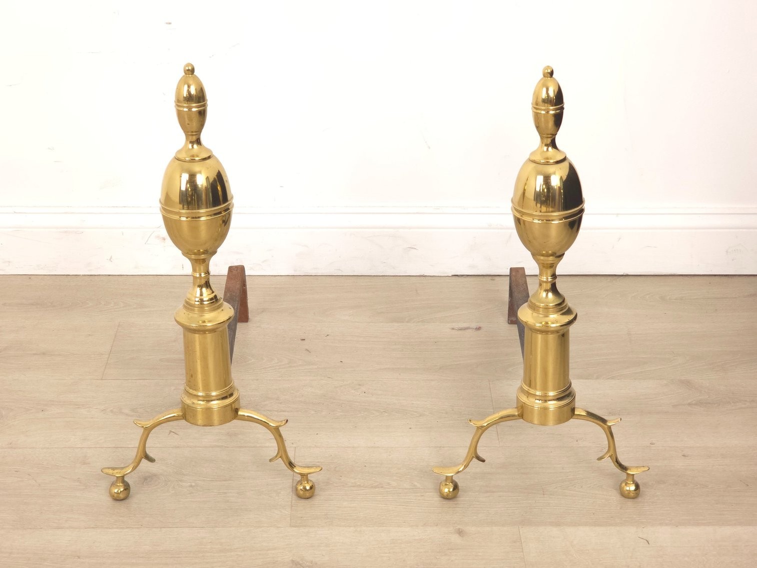 Virginia Metalcrafters Harvin Williamsburg Brass Andirons CW100-2 Raleigh Tavern