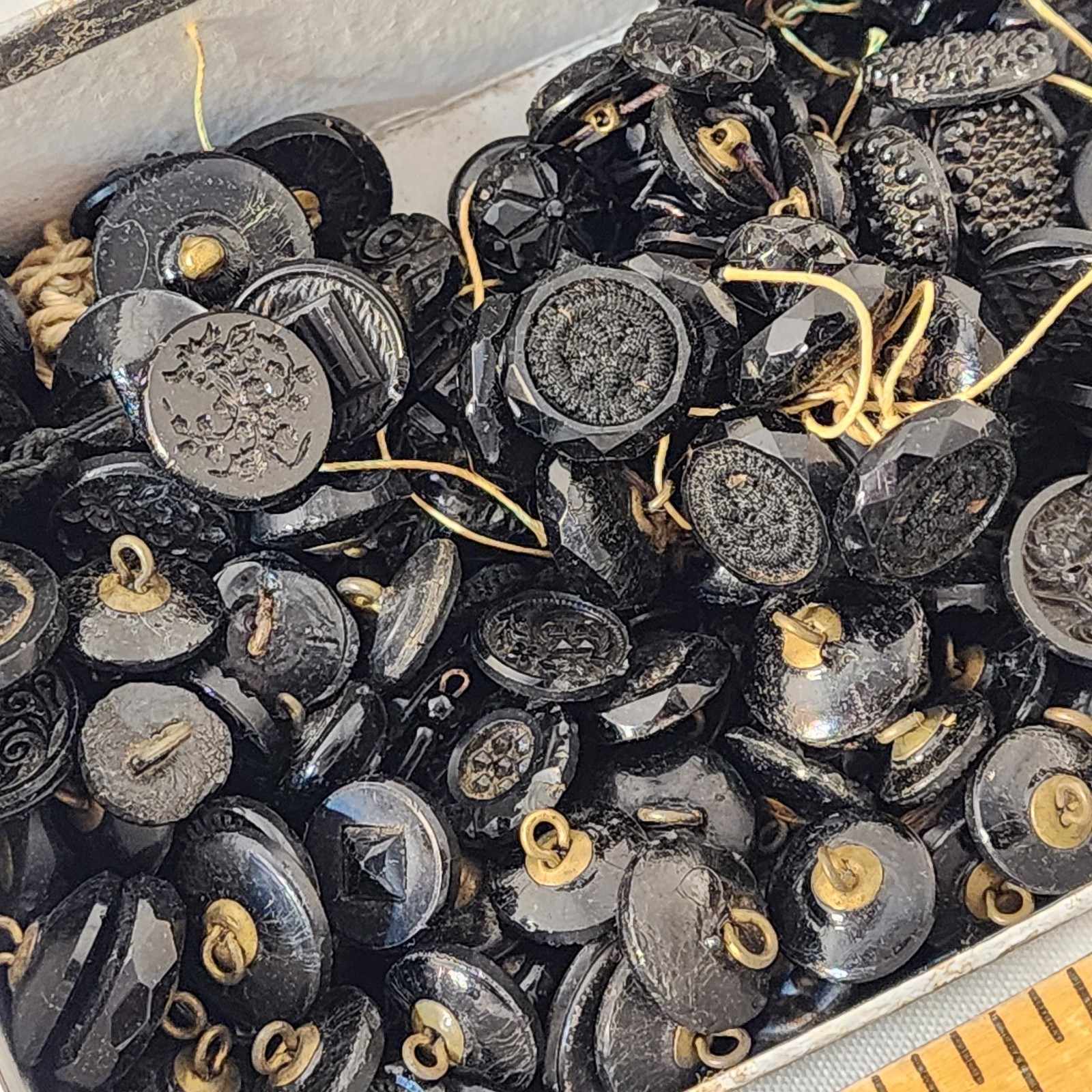 500+ VTG Antique Victorian Buttons Exquisite Rare Finds In One Lot! Glass
