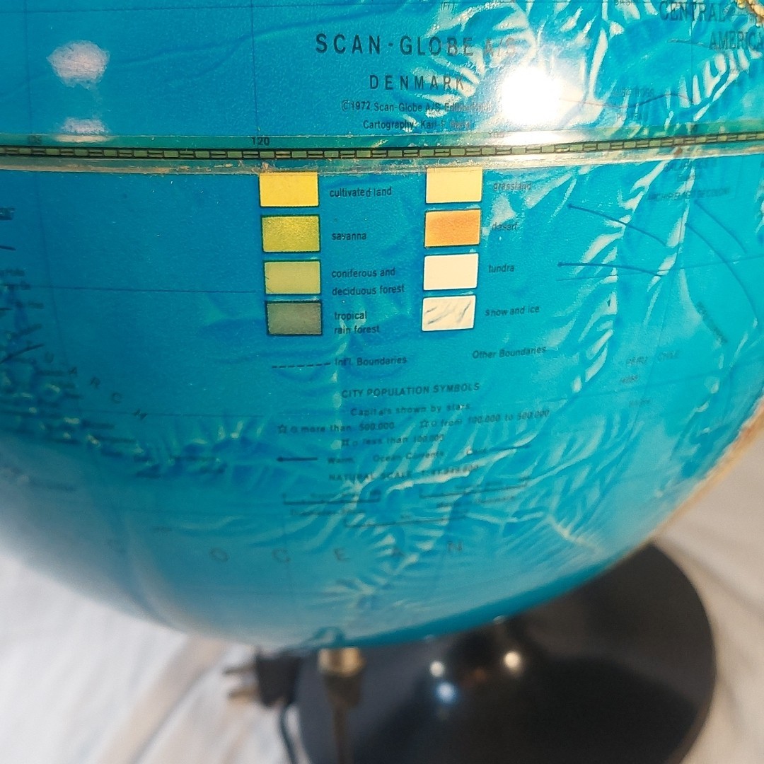 Scan Globe A/S Denmark Tabletop Base Electric Edition 1983 Karl F Harig 12″ Blue
