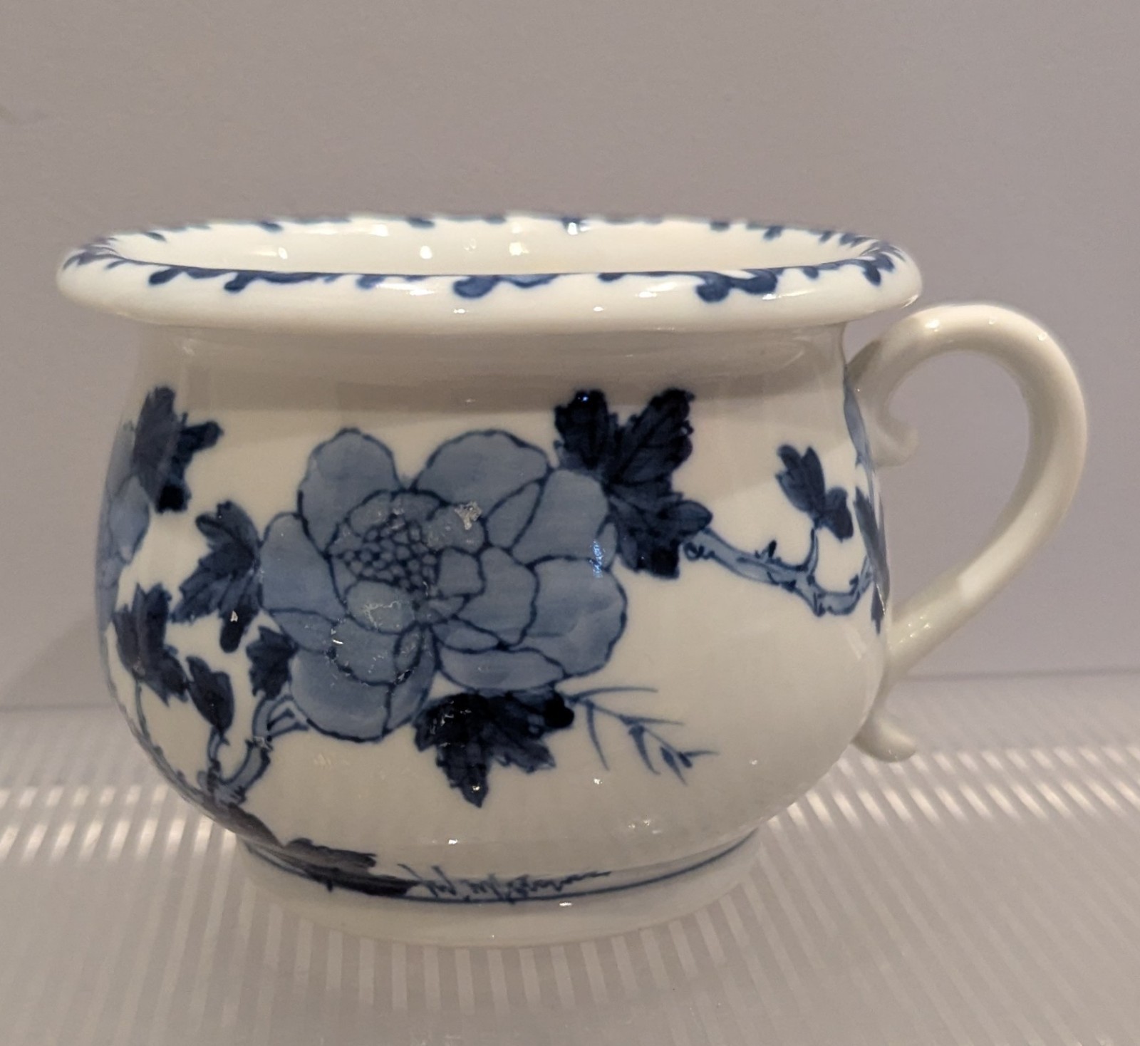 Chinese Blue & White Globular Vomit Pot Spittoon Cuspidor Floral Pattern Handled