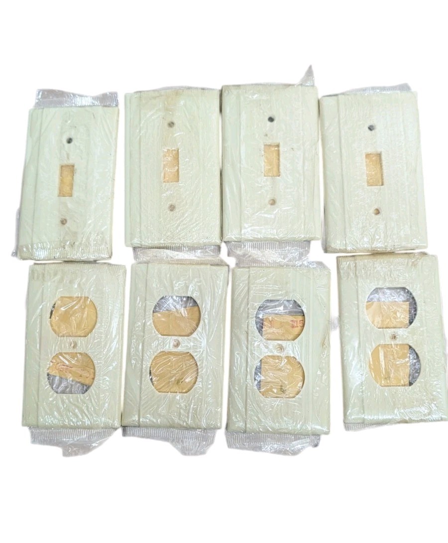 8 Vintage Uniline Ivory Receptacle Switch Plate Covers Ribbed Bakelite Read