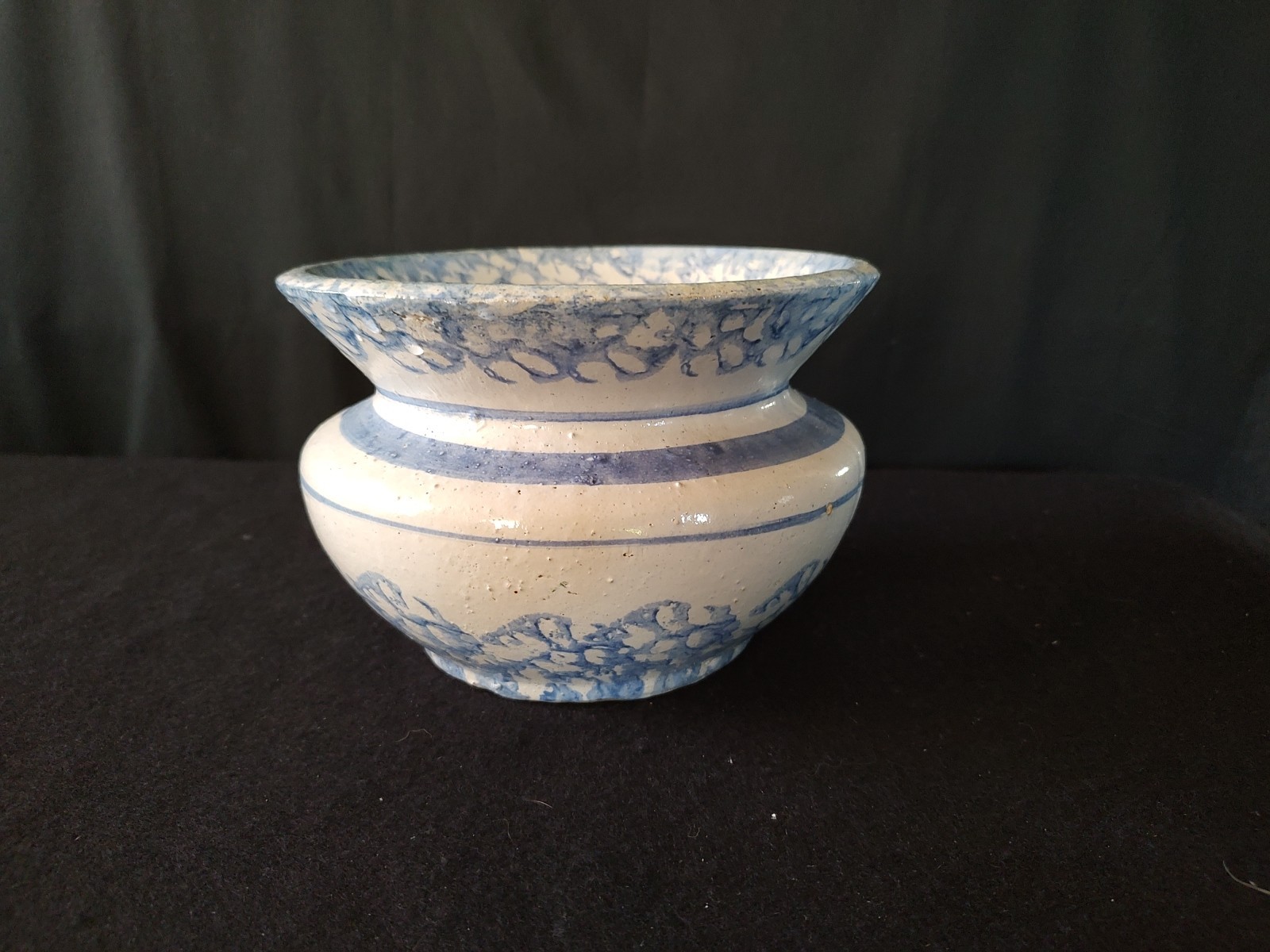 Vintage Blue and White Stoneware Spongeware Spittoon Cuspidor Stoneware – AS-IS