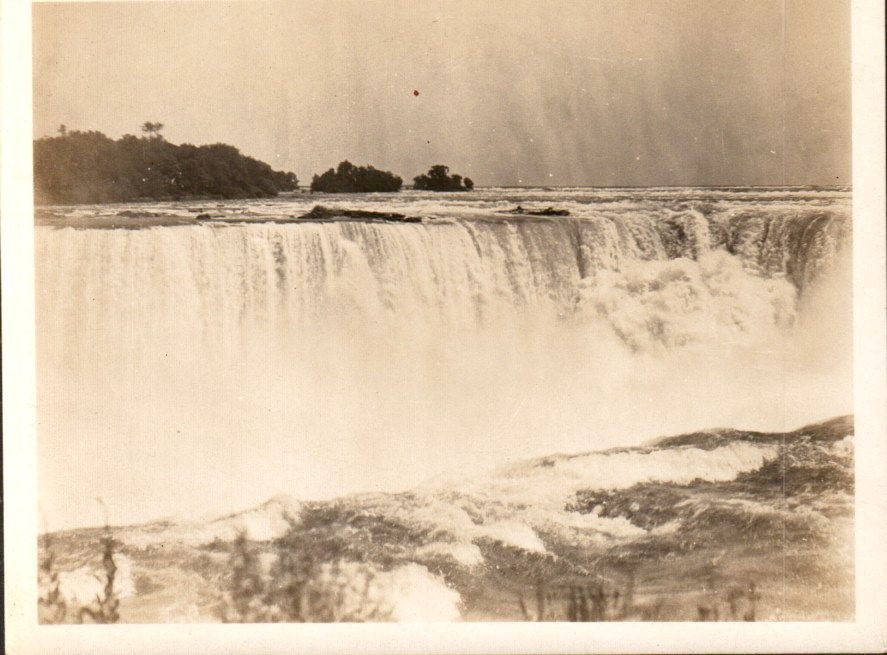 photograph Niagara Falls Black & White B0716