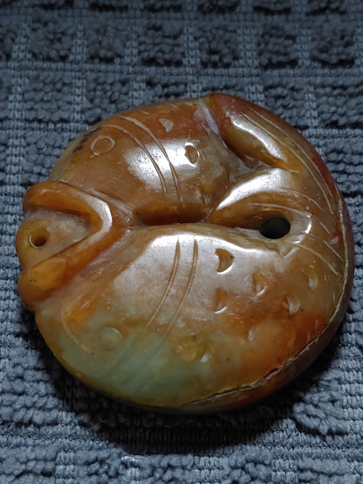 Vintage Japanese Yellow Green Jade Carved Twins Fishes Netsuke Necklace Pendant