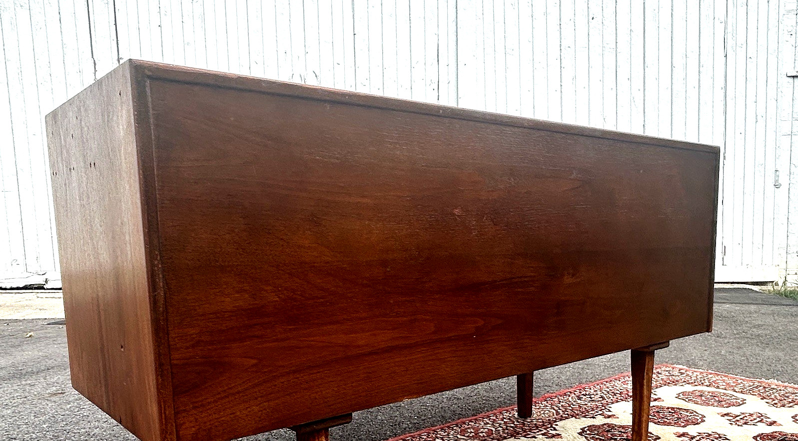 Mid Century Modern Jens Risom Walnut Credenza/Media Cabinet SHIP RATES N DSCRIPT