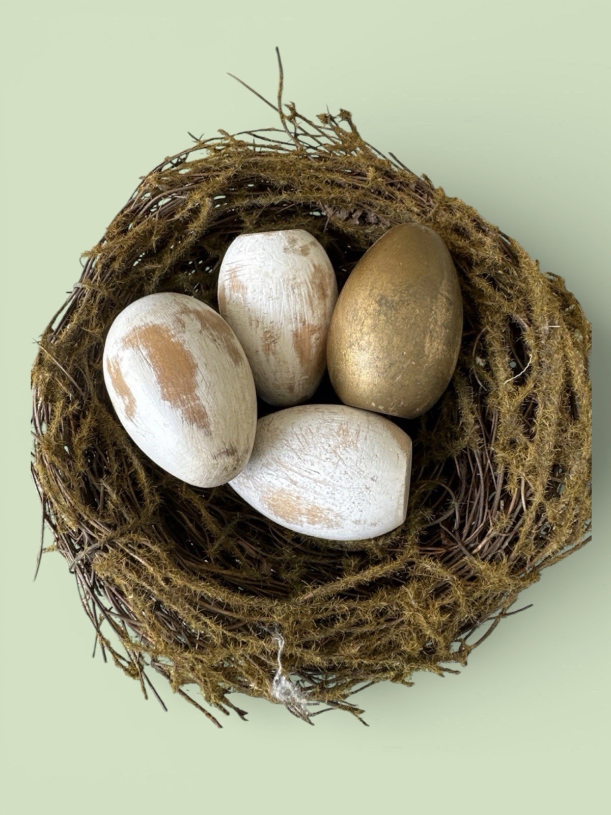 ANTIQUE AMERICANA FOLK ART 4 OLD WOOD Gold WHITE PAINTED EGGS & Nest