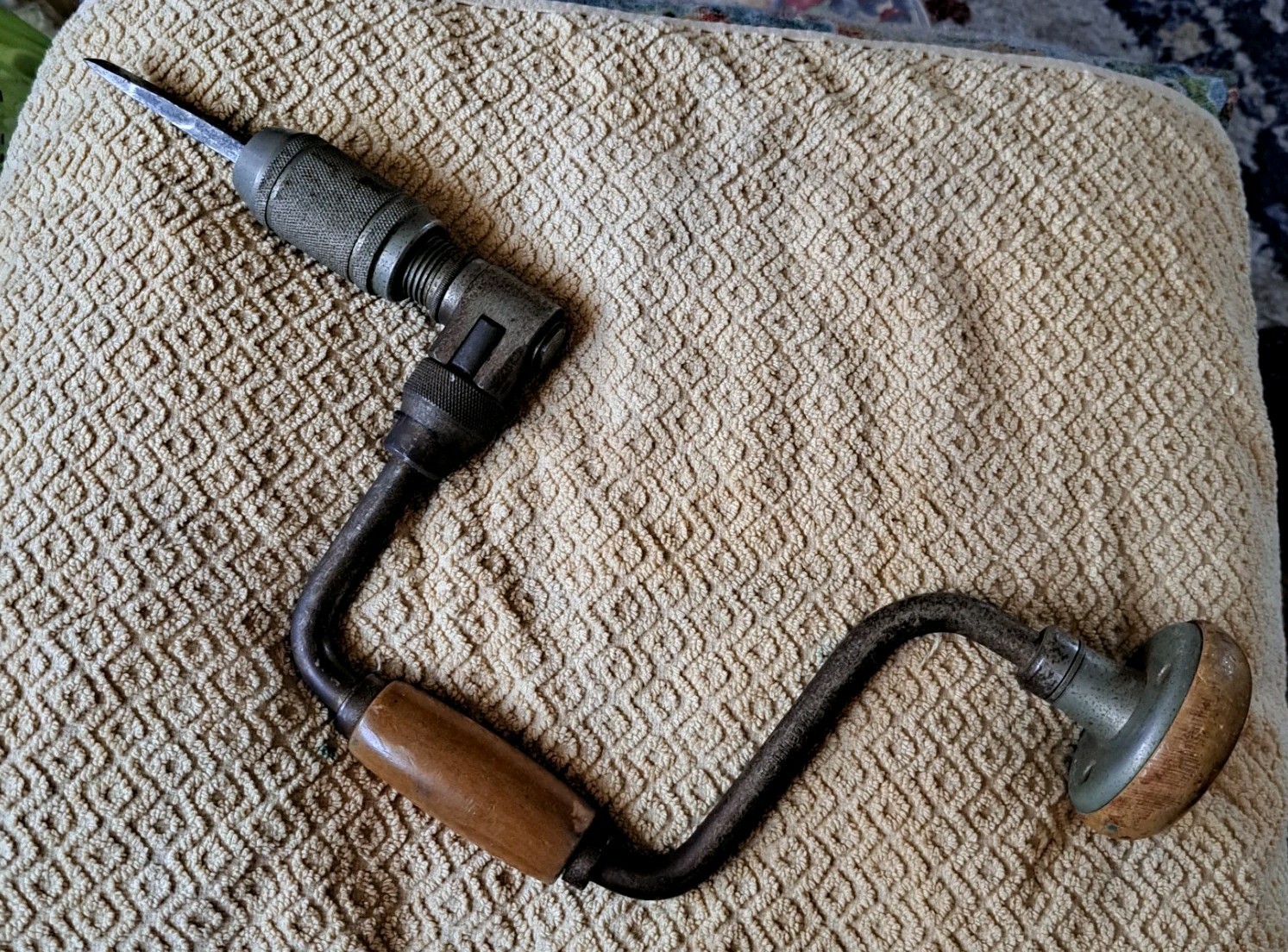 Antique Vintage Hand Drill Wood Working Carpentry Tool Primitive Patina 14″