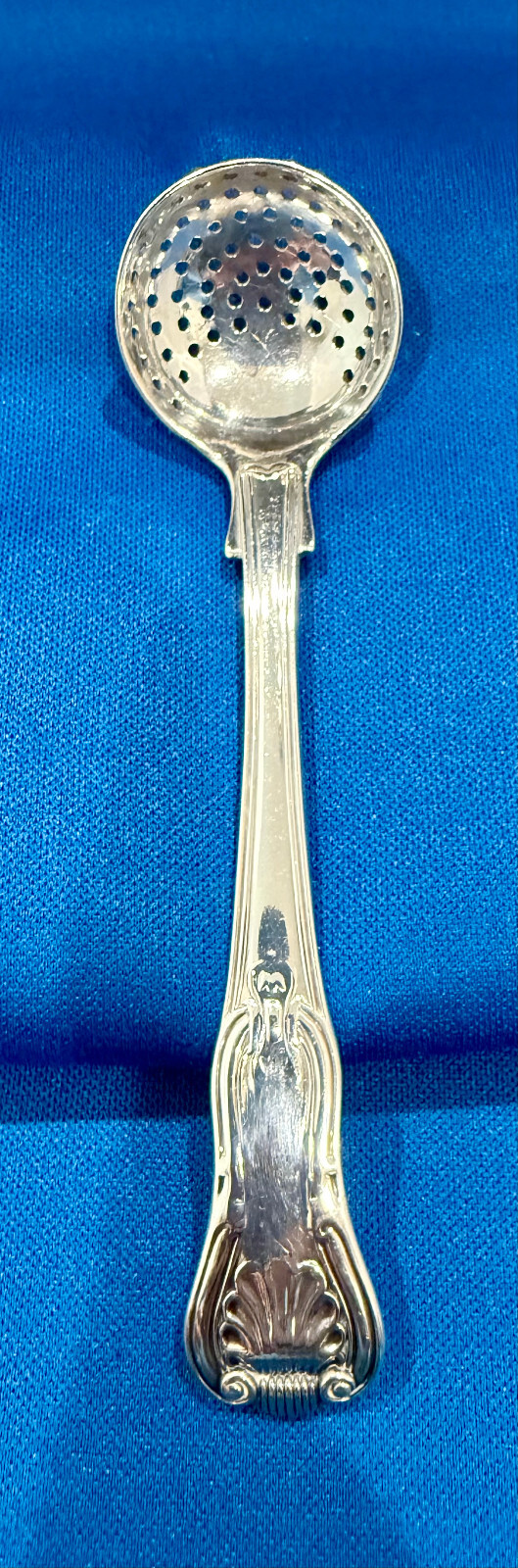 HOURGLASS PATTERN GEORGE IV SILVER SPICE SIFTING SPOON BY ELEY & FEARN