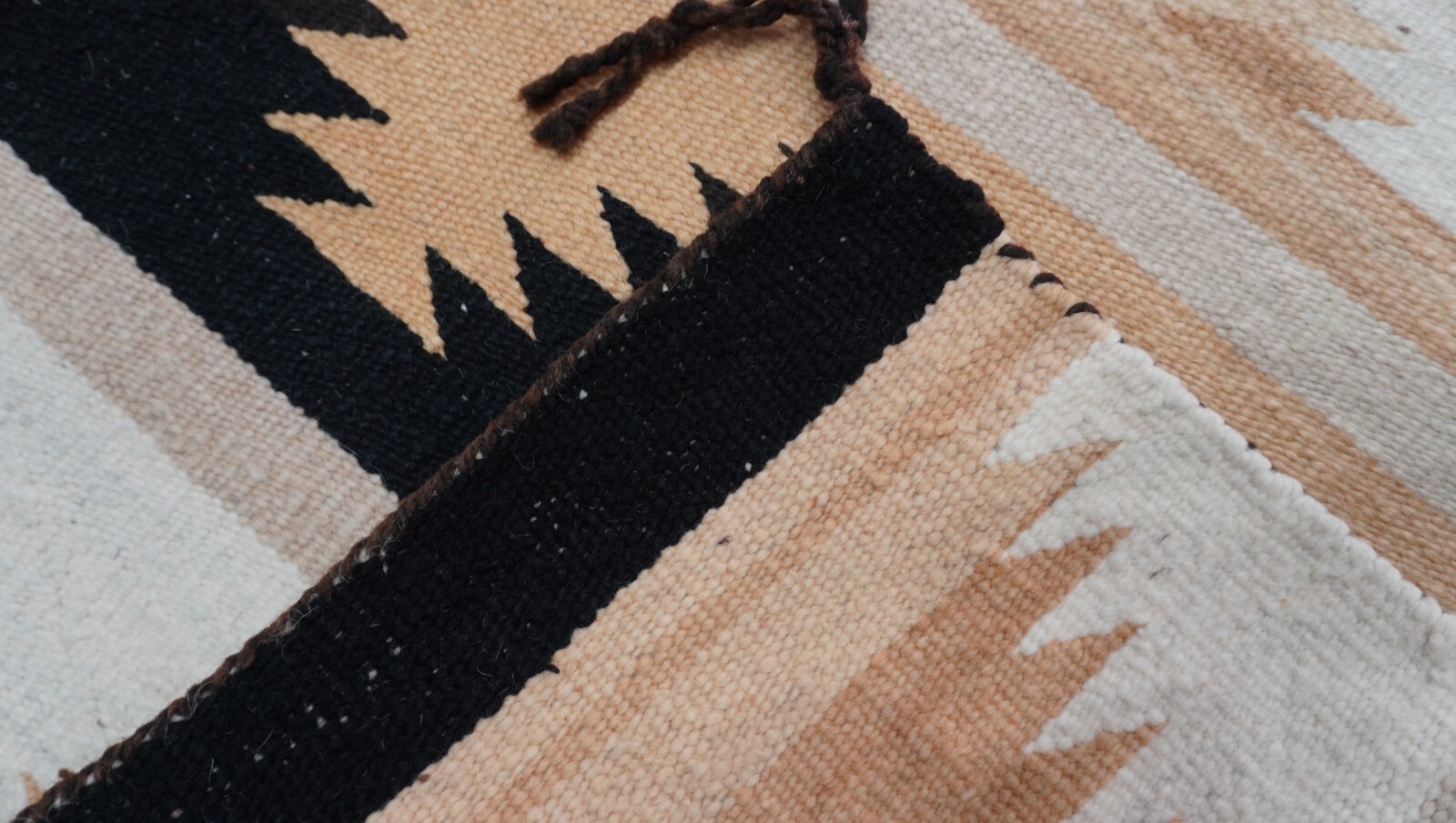 Antique American Navajo 100% Wool Hand Woven Rug 2’10” x 4’3″