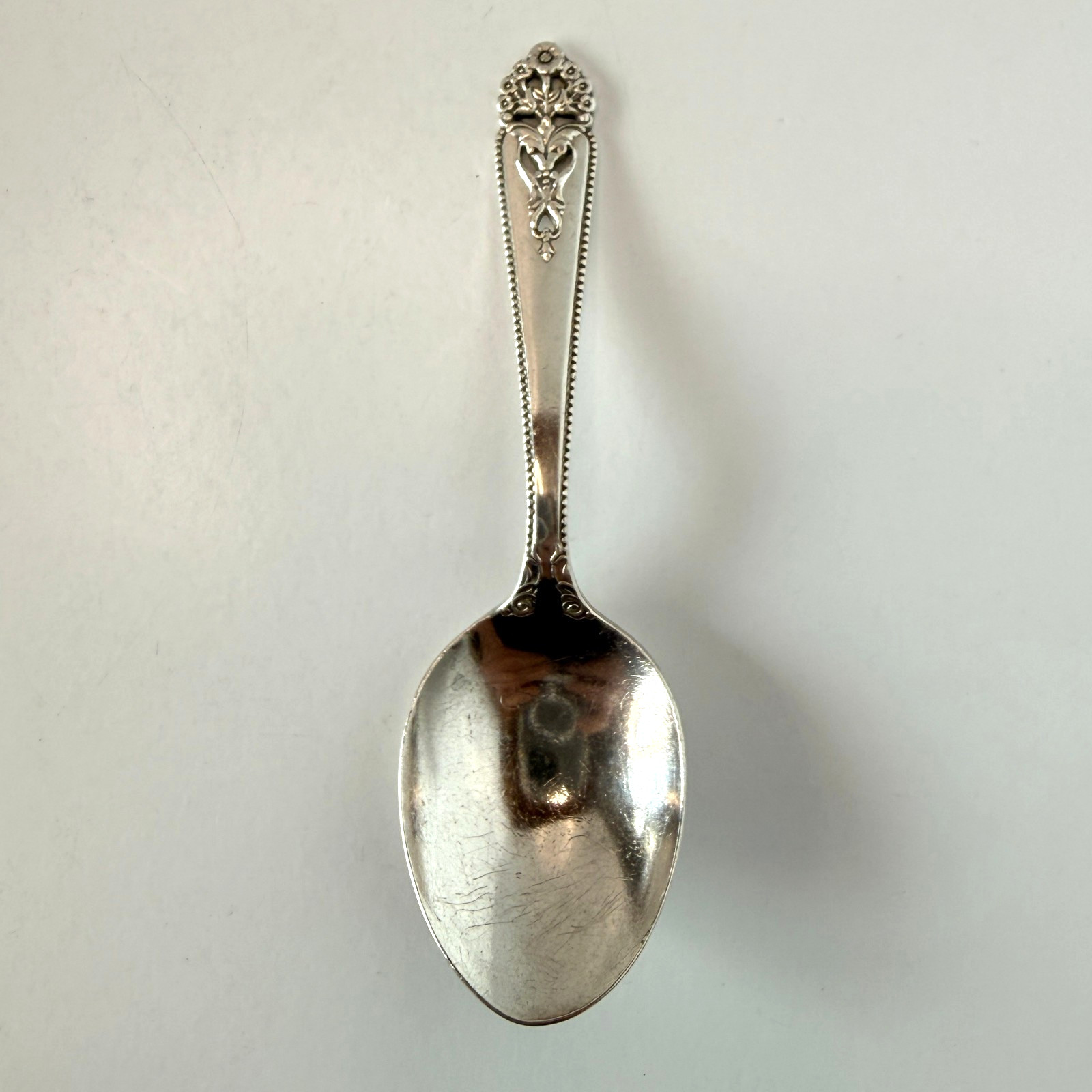 💠 International Sterling QUEEN’S LACE Baby Spoon 4-1/8″ Sterling Silver 18g