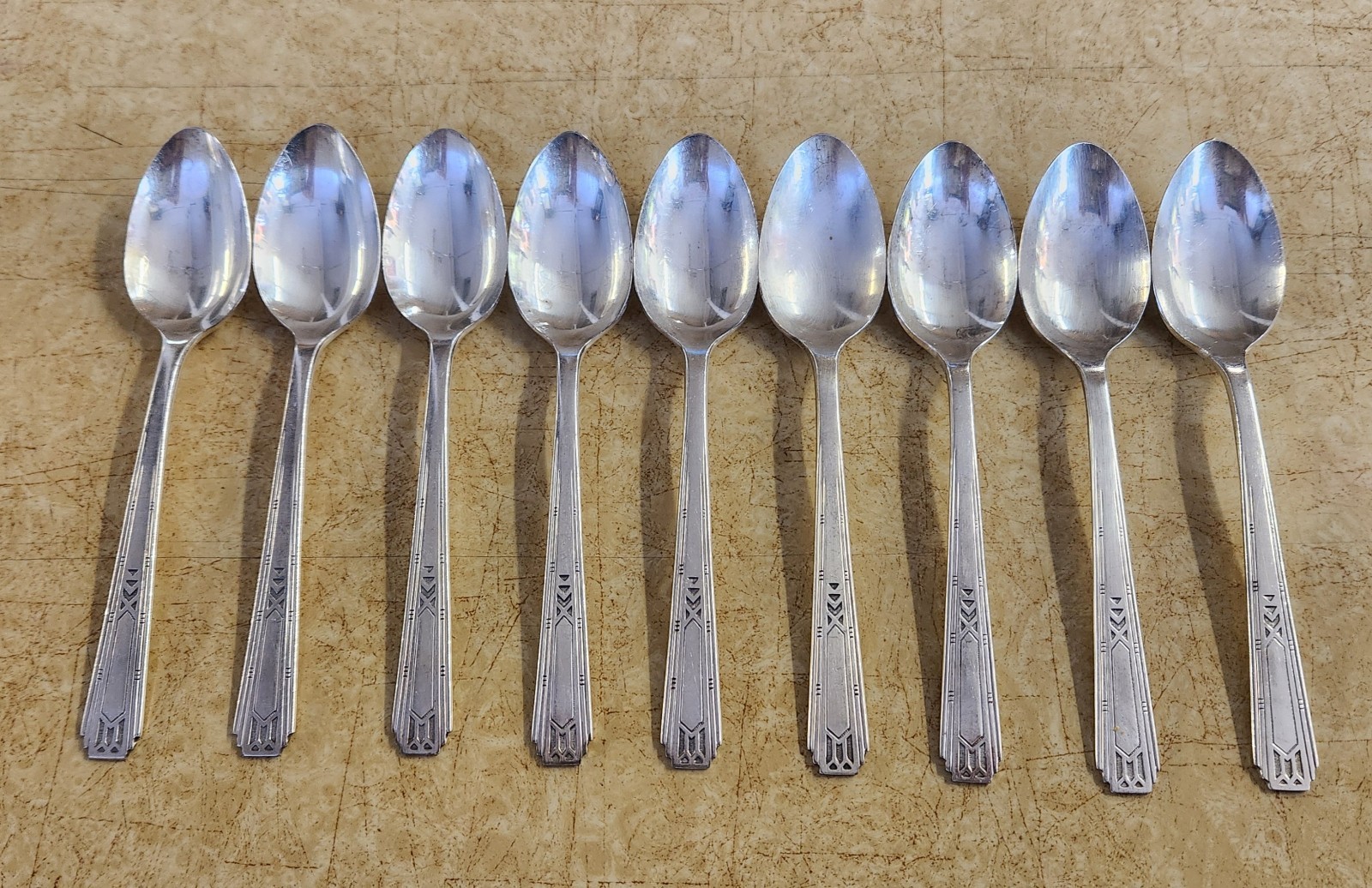 9 Oneida Silverplate FRIENDSHIP MEDALITY Teaspoons 6″