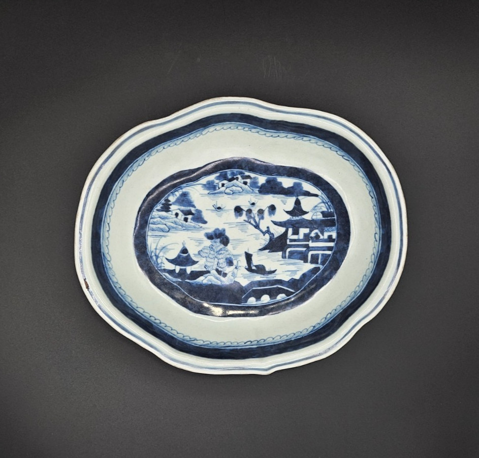 Chinese expoertr Canton Oval Lobed Platter 19th Century Glaze River Landscape